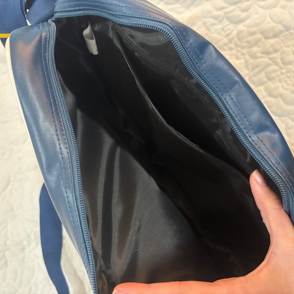 Ravenclaw Quidditch Messenger Tote Laptop Bag - Picture 3 of 6